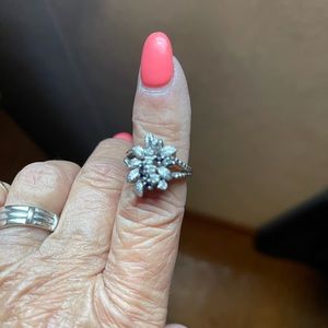 14k white gold sapphire/ diamond cluster